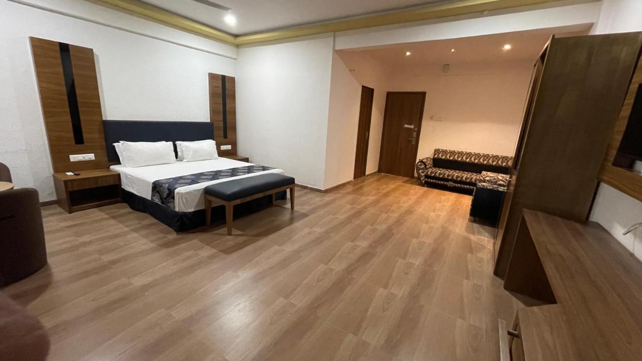 Heaven 7 Hotel & Resort Himatnagar Zewnętrze zdjęcie