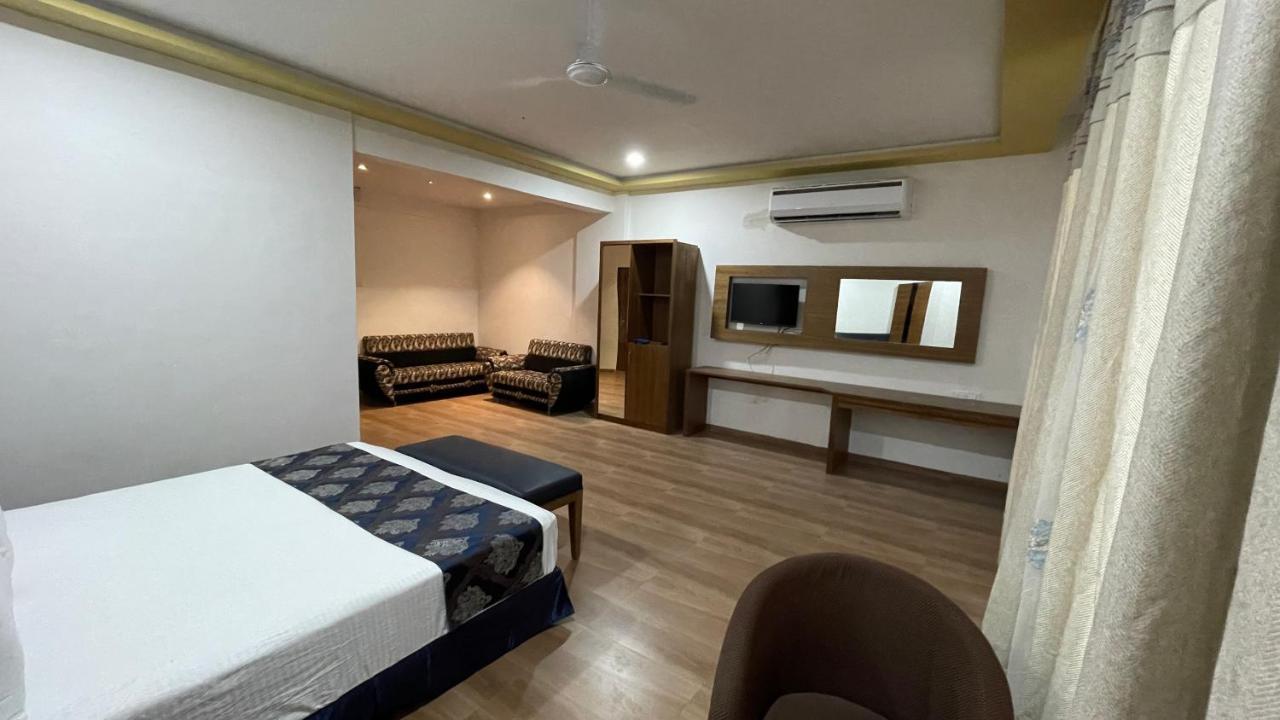 Heaven 7 Hotel & Resort Himatnagar Zewnętrze zdjęcie
