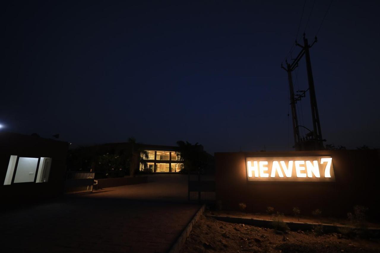 Heaven 7 Hotel & Resort Himatnagar Zewnętrze zdjęcie